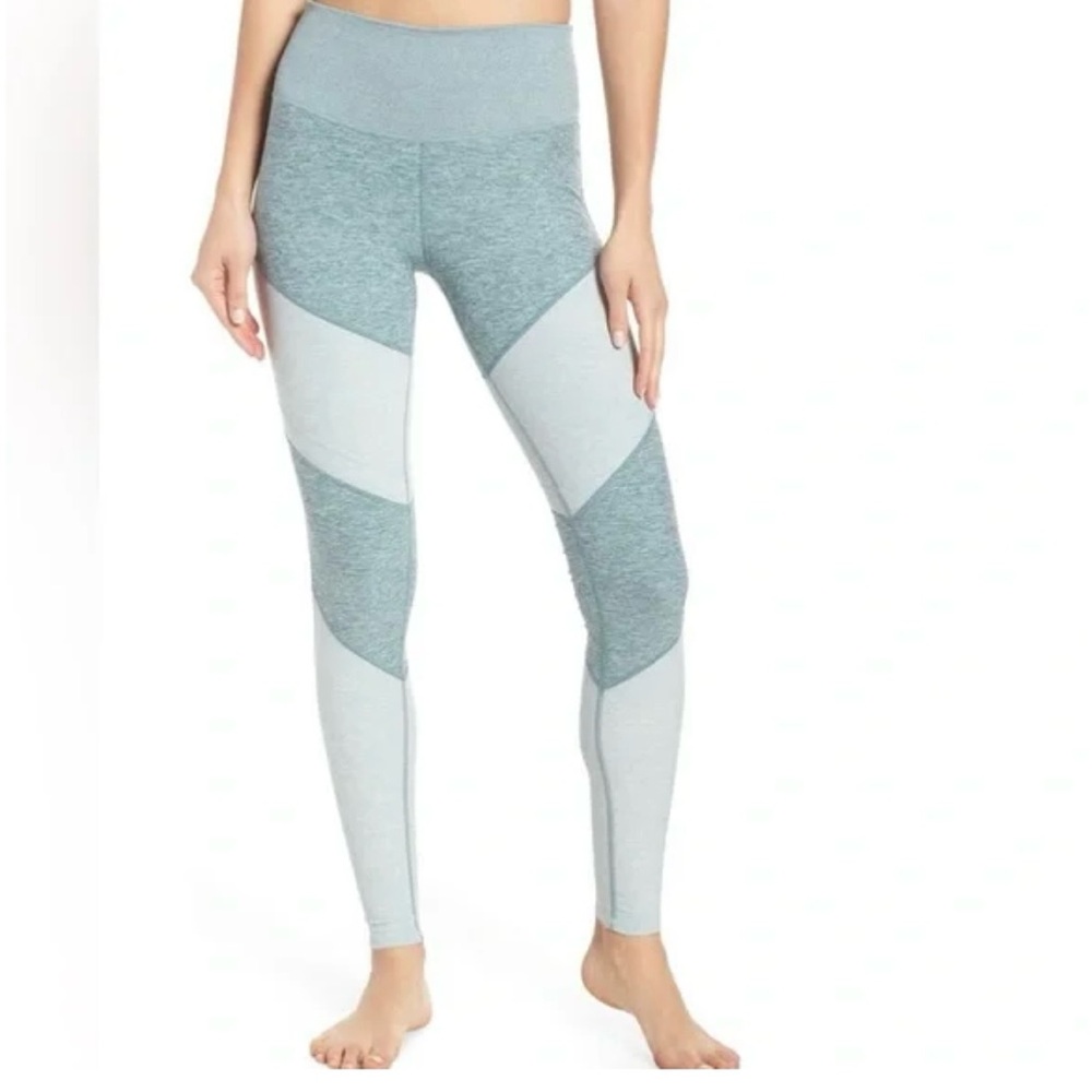 Alo size S leggings . Green color